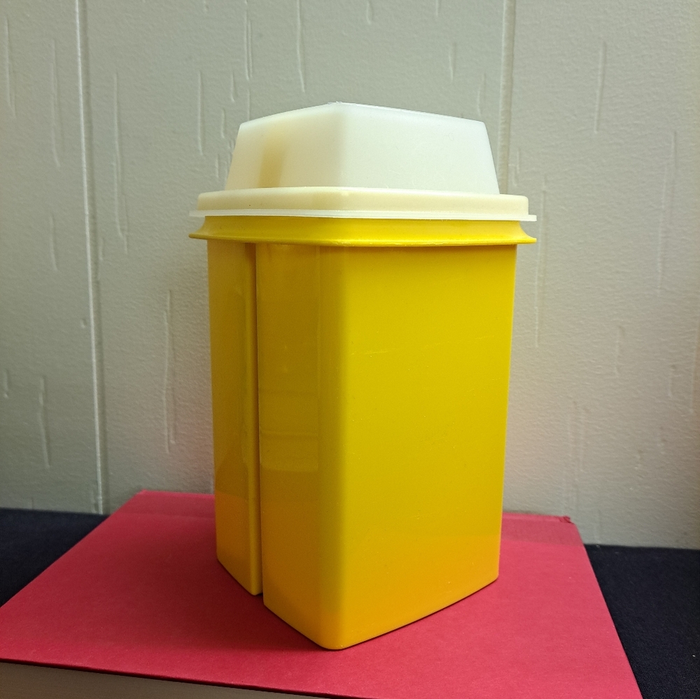 Tupperware Pickle Keeper 3-Pc Pick-A-Deli Yellow Container Clear Lid 1330-3